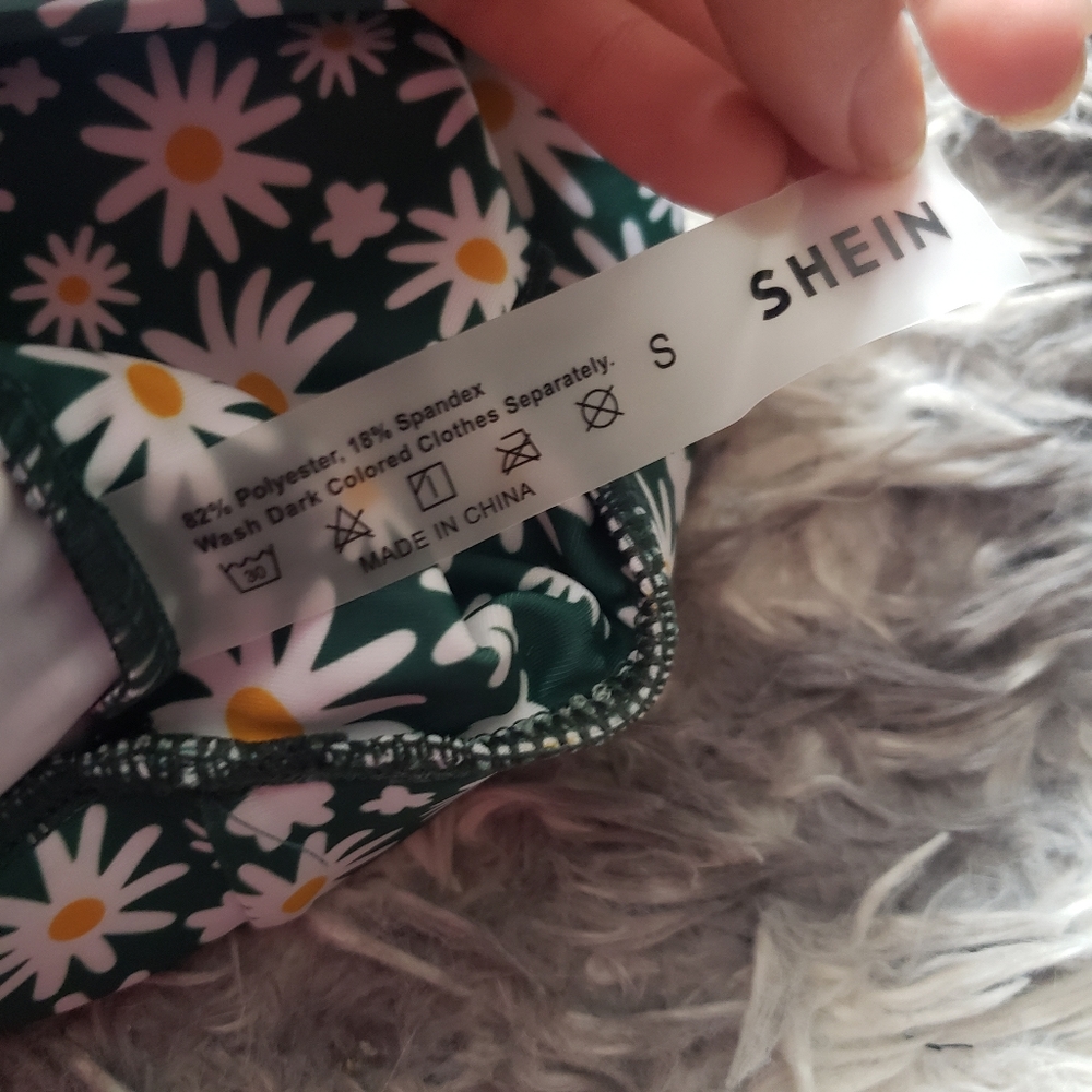 SHEIN green daisy bikini top small - Picture 4 of 5